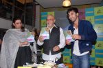 Ranbir Kapoor,Pritish Nandy at Pritish Nandy_s book launch in Crossword, Kemps Corner on 21st  July 2012 (15).JPG